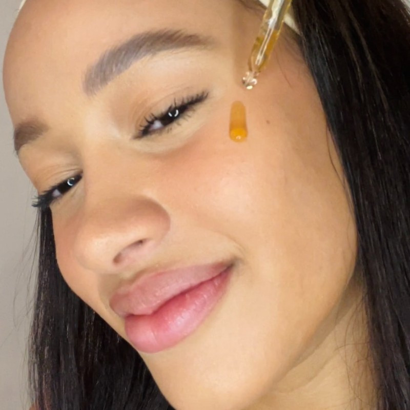 Peony-hyaluron booster szérum - Anti-blue light Detoskin™ 30ml - Image 2